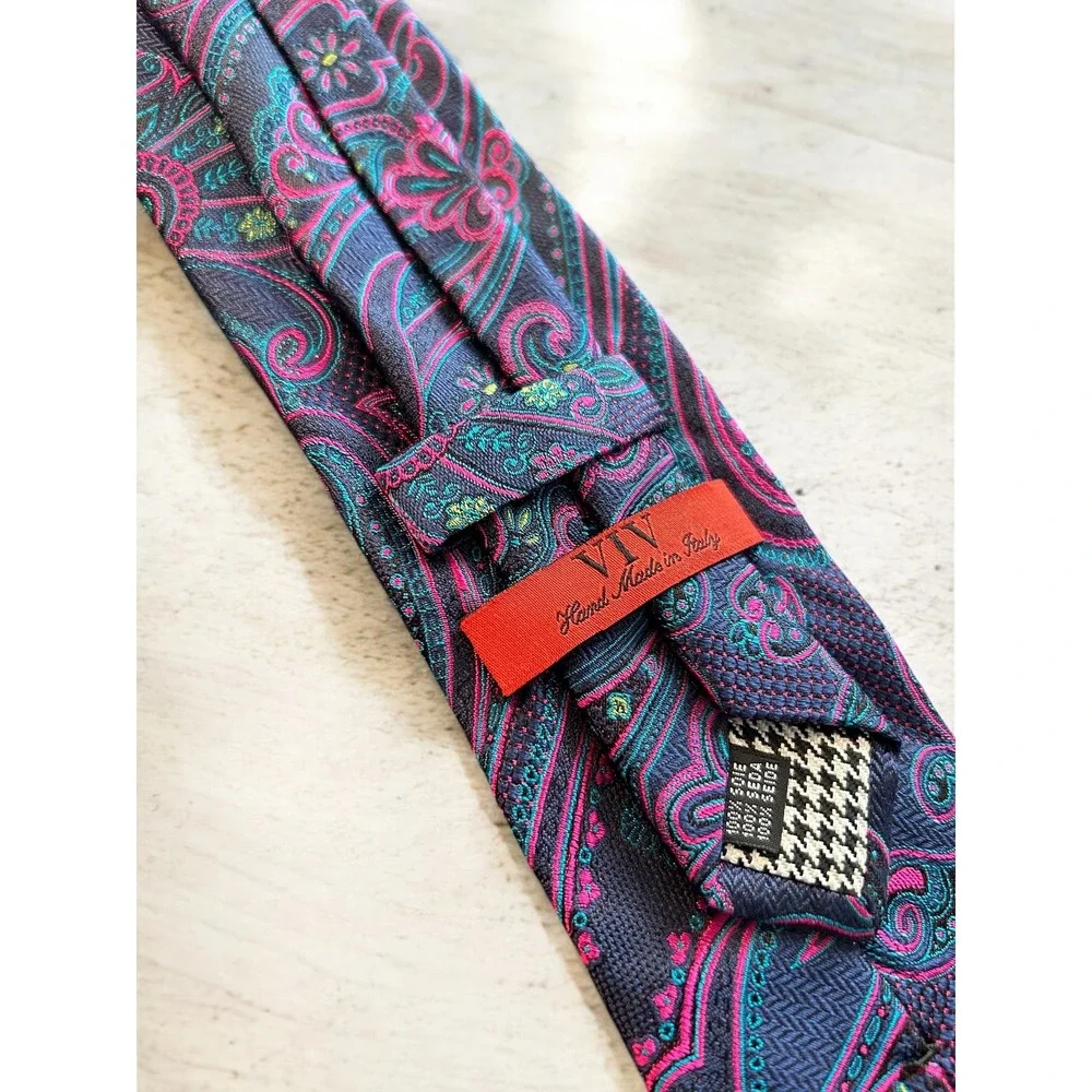 VIV‎ Italy Silk Tie Paisley Blue Pink Teal 3.25